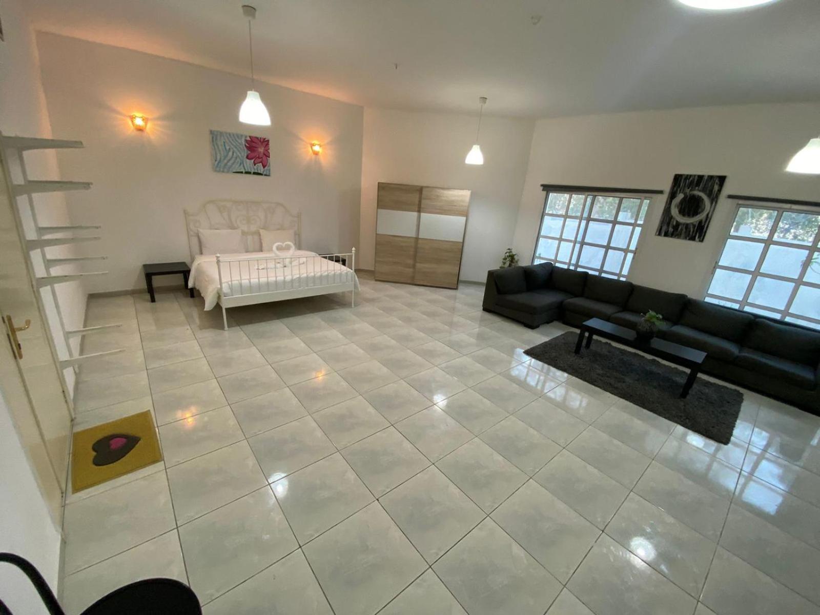 Comfortable Private Rooms In Compound Housing Дубай Экстерьер фото