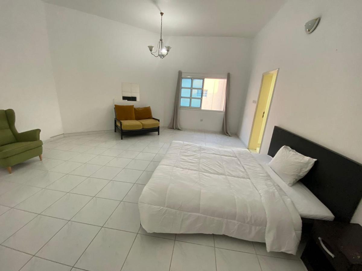 Comfortable Private Rooms In Compound Housing Дубай Экстерьер фото