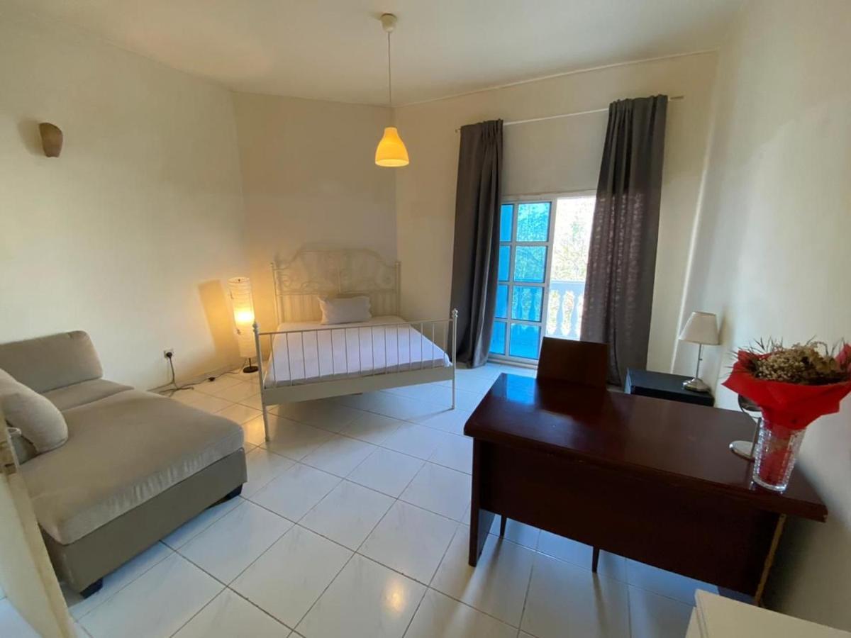 Comfortable Private Rooms In Compound Housing Дубай Экстерьер фото