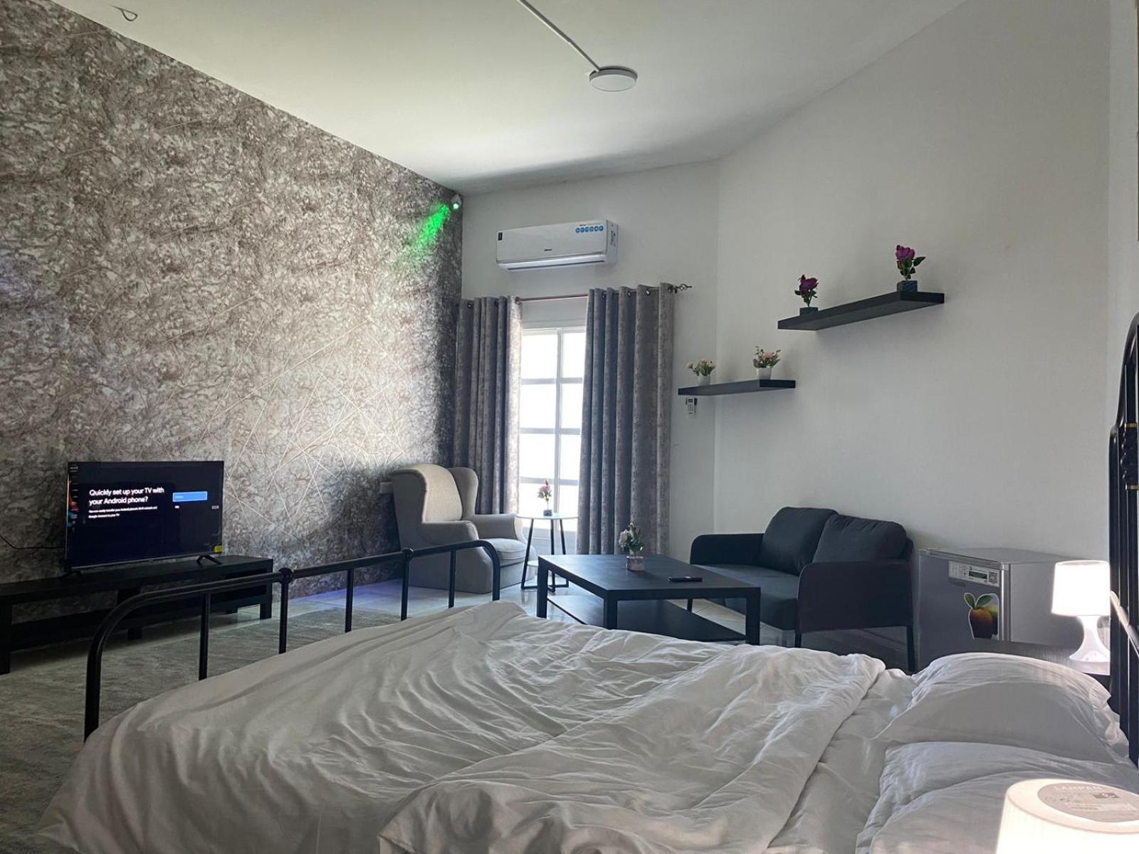 Comfortable Private Rooms In Compound Housing Дубай Экстерьер фото