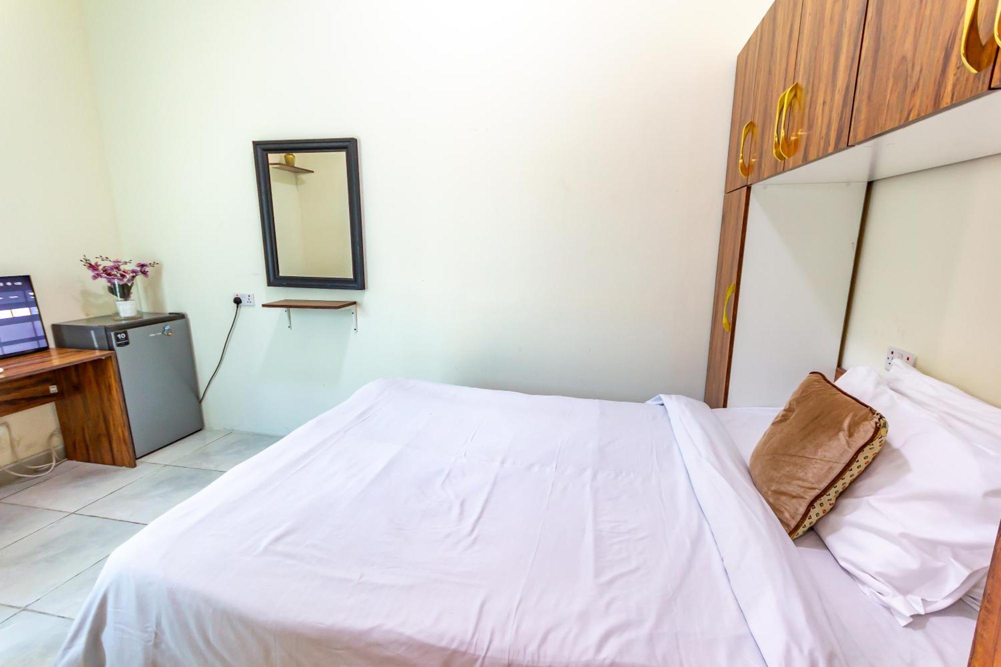 Comfortable Private Rooms In Compound Housing Дубай Экстерьер фото
